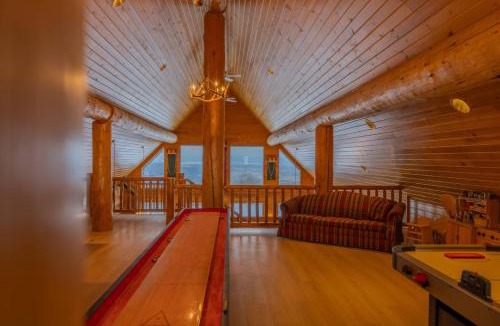Newman Lake House | Where Luxury Touches the Sky Hilltop Dream