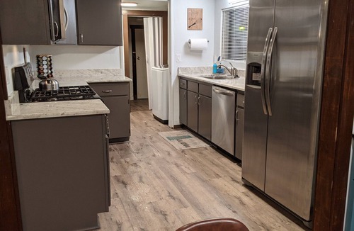 Prescott House | Whipple Vacay: Centrally located, walking distance to Yavapai medical center.