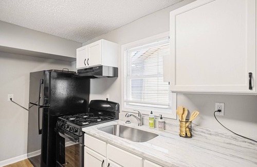 Schnitzelburg House | WhiskeyRow~Churchill Downs~ConventionCenter 6 Min