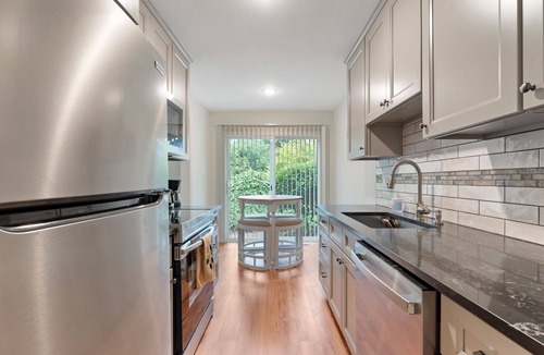 Vancouver House | Whisper Hidden Nest 2Br2Ba Courtyard