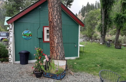 New Meadows Cabin | "Whispering Pine" - Cabin 4 by the Little Salmon River