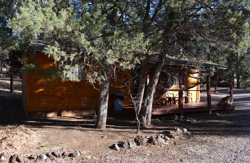 Pinetop-Lakeside Cabin | Whispering Pines Resort-Cabin #17