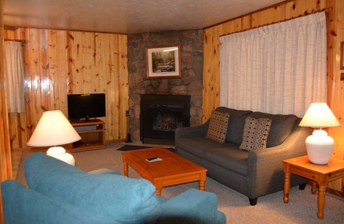 Pinetop-Lakeside Cabin | Whispering Pines Resort-Cabin #18