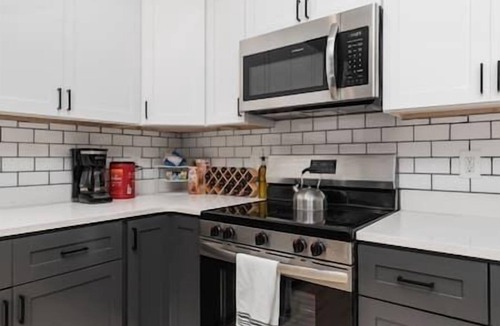 Wilmington Historic District House | Whole duplex right downtown!