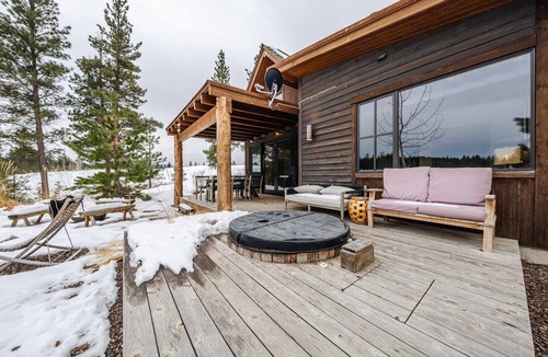 Eureka House | Wilderness Club Cottage on 18th Green