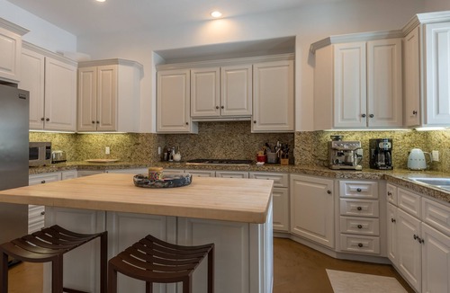 Ketchum House | Williams Townhome - Luxury Multi-Level with Private Hot Tub