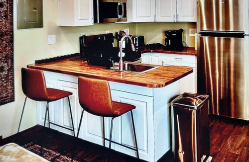 Waverly Apartment | Willow North Upstairs Unit in Buchanan/Waverly with Wi-Fi, AC