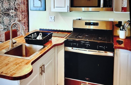 Waverly Apartment | Willow North Upstairs Unit in Buchanan/Waverly with Wi-Fi, AC
