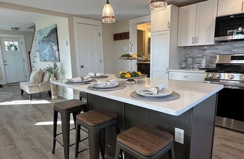 Cayuga House | Wine Trail and Sunset Vibes in this Welcoming 3-bedroom home in Cayuga!