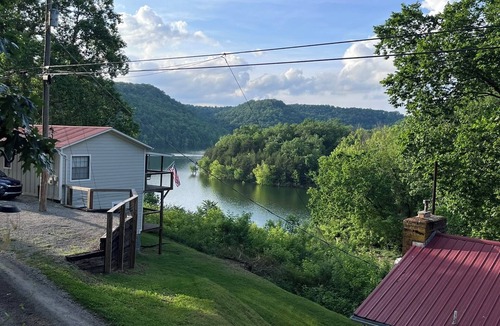 Baxter Cabin | Wishbone Willie's Center Hill Lake House
