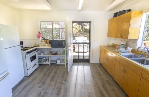 Wishon House | Wishon Cabin - Boat Slip - BBQ, Sleeps 14, Dogs Ok