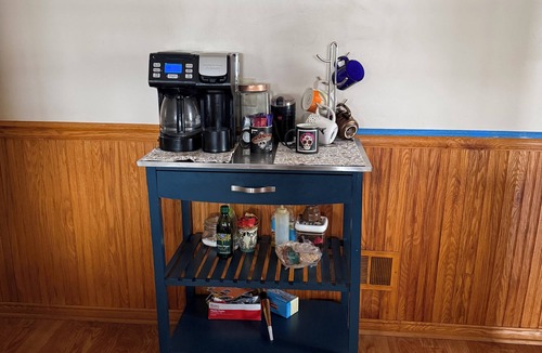 Toledo House | Wonderful 2 bedroom house with AC in charming Point Place. Families welcome.