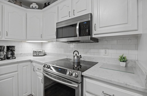 Isle of Palms House | Wonderful Large Home Located Just a Short Walk to the Beach! Beautifully Maintained and Comfortable!
