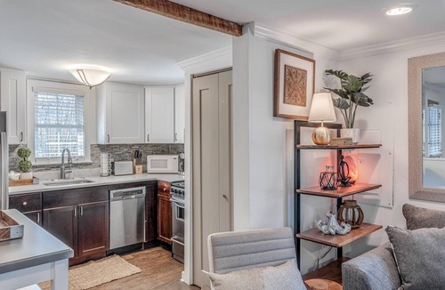 Old Village House | Wonderful Old Village Bungalow in the heart of Mount Pleasant