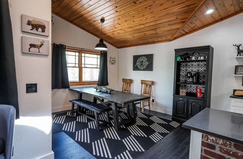 Pinetop-Lakeside Cabin | WOOD LODGE - SECLUDED REMODELED CABIN IN THE WOODS 1.25 ACRES
