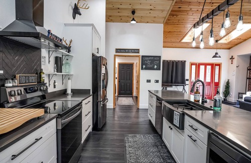 Pinetop-Lakeside Cabin | WOOD LODGE - SECLUDED REMODELED CABIN IN THE WOODS 1.25 ACRES