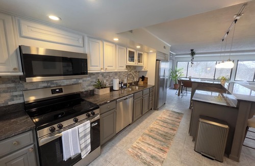 East Price Hill Condo | 🌃🌳Wooded City View Condo