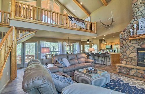 Sierra Pines Cottage | Wooded Hideaway! Spacious Show Low Log Cabin