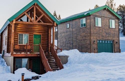 Alton House | Woodland Cabins by Jerny Destinations