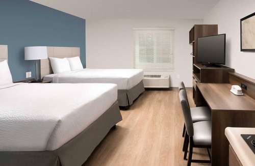Glendale Hotel | Woodspring Suites