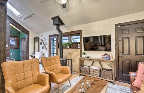 Kachina Village House | Woodsy Flagstaff Hideaway w/Deck + Sunroom!