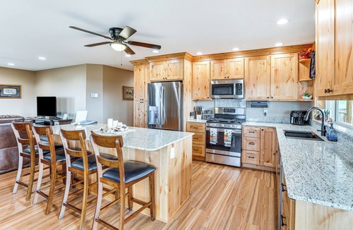 Fenn Cottage | Wraparound Deck: Newly Built Home in Grangeville!
