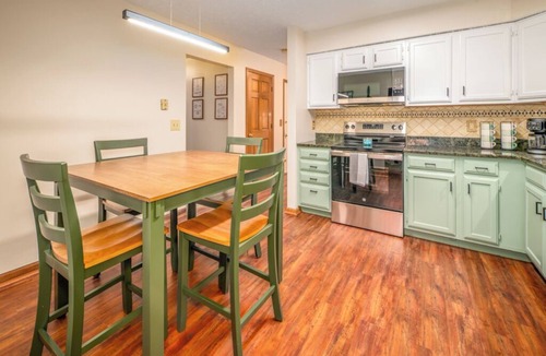 Huber Heights House | Wright Stay: Hot Tub, Game Room, Sunroom, Fire-Pit