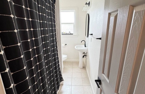 South Wrigley House | Wrigley Spanish Bungalow 3 Bed 5 Min Downtown