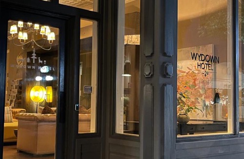 St. Helena Hotel | Wydown Hotel