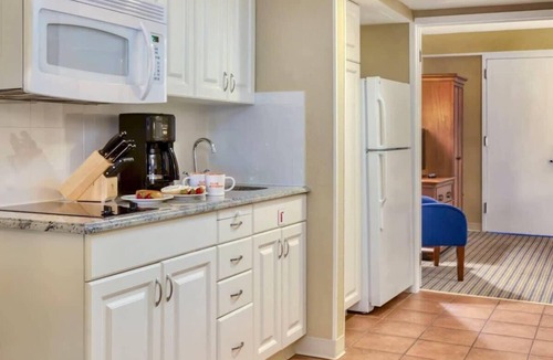 The Point Condo | Wyndham Inn on Long Wharf |1BR/1BA King Bed Suite