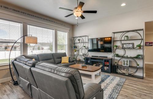 Iona House | Year-Round Outdoor Fun: Spacious Retreat in Iona