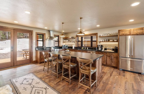West Yellowstone House | Yellowstone Vacation Rental for Large Groups up to 14 Guests