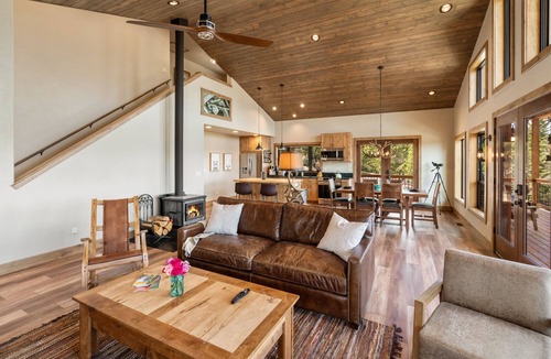 West Yellowstone House | Yellowstone Vacation Rental for Large Groups up to 14 Guests
