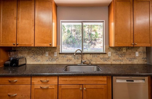 Coarsegold Villa | Yosemite Alpine Retreat with Hot Tub/Pool Table/Garden/Lounge