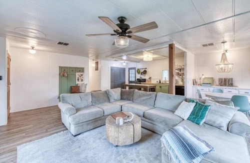 Coarsegold House | Yosemite Boho Bungalow, Pet Friendly + Mtn Views!