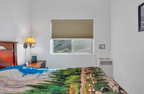 Yosemite West Cabin | Yosemite Woods – Charming Upper and Secluded 1 BDR Inside YNP!