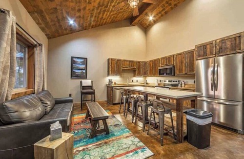 Coram Condo | Your Basecamp to Glacier Cozy 2BR w/King + Queen