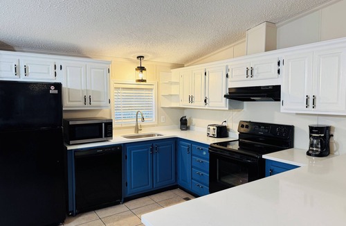 Put-in-Bay House | Your Crew’s Comfort Zone | 10 ppl | IC105