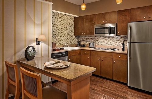 Gainey Village Villas Hotel | Your Gateway to Scottsdale's Wonders: Elegant Suites Await! Paws Friendly, Pool