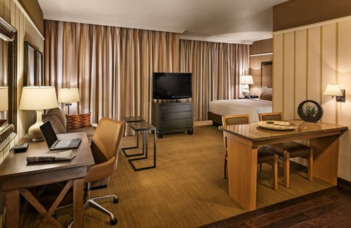 Gainey Village Villas Hotel | Your Gateway to Scottsdale's Wonders: Elegant Suites Await! Paws Friendly, Pool