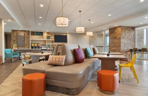 East Mesa Hotel | Your Home Away from Home! Free Breakfast, Pool, Free Parking, Pets Allowed!