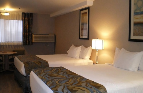 Nampa Hotel | Your Home Away From Home! On-site Pool and Restaurant, Near Boise Art Museum!