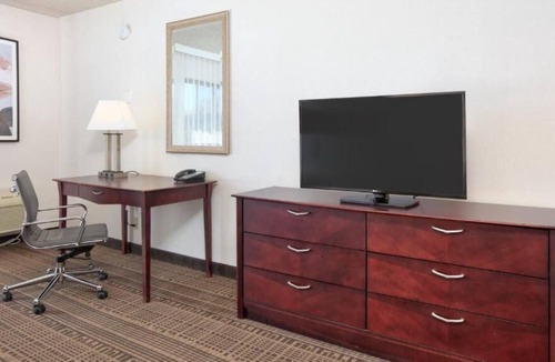 Santa Maria House | Your Home Away From Home! 2 Spacious Units! Close to Santa Maria Public Airport!