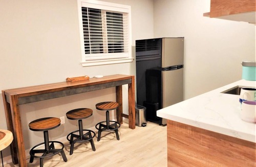 North Lakeport Apartment | Your Oasis Awaits-On the Lake/Pier/Kitchen Lakeport Room #6