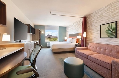 East Mesa Hotel | Your Private Retreat! Outdoor Pool, Free Breakfast, Pets Allowed, Free Parking!