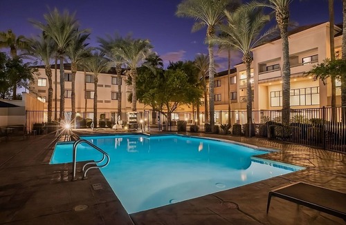 Chandler Apartment | Your Relaxing Getaway Awaits! 2 Homely Units, Outdoor Pool and Pet-friendly!