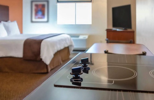 Twin Falls Hotel | Your Relaxing, Modern Getaway w/Full Kitchen Near Herrett Arts & Science Center