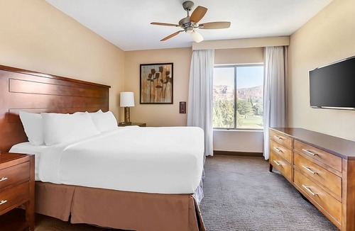Oak Creek Hotel | Your Scenic Escape in Sedona! 2 Spacious Units, Full Kitchen, Outdoor Pool!