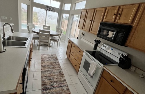 Coyote Lakes House | Your Super Bowl & Spring Training home base! Golf Course Getaway in Surprise!