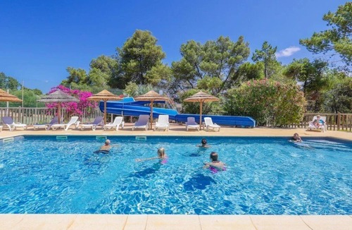 Cargese Ski Chalet | ZEcamping 3* parc aquatique jacuzzi locatif BBQ clim 35m2 5 pers
